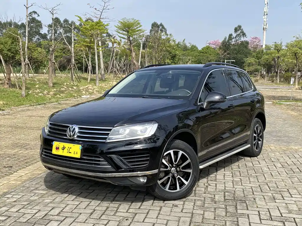 Volkswagen Touareg 2017 — фото 1