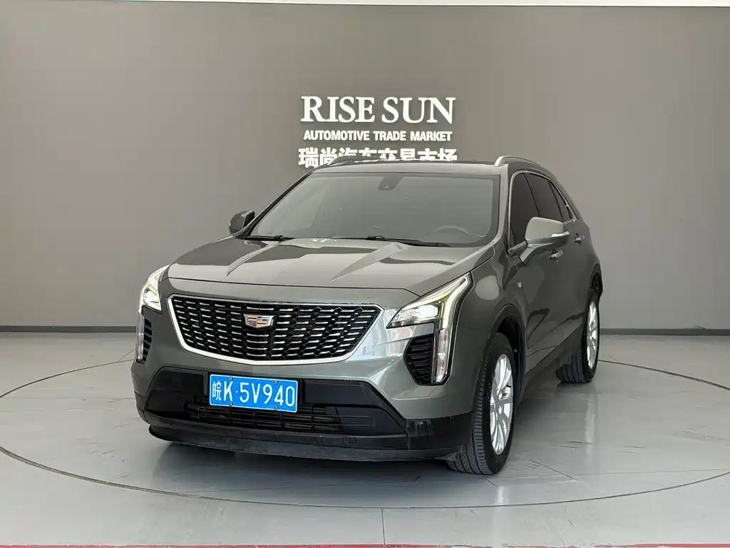 Cadillac XT4 2019 — фото 1