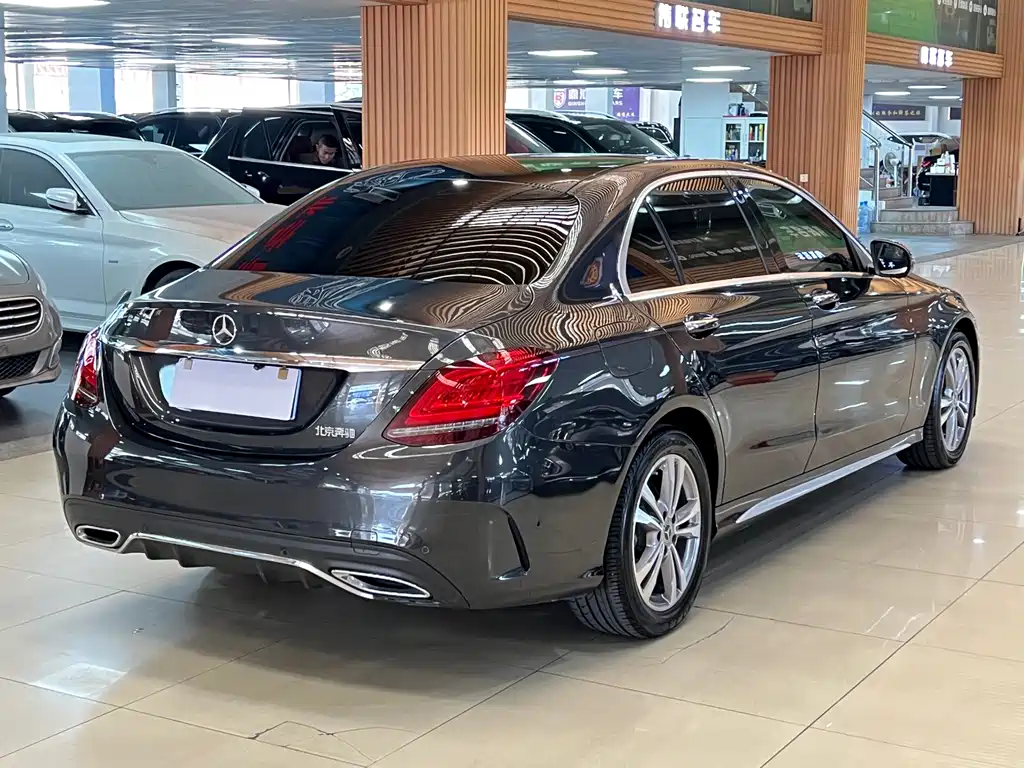 Mercedes-Benz C-Class 2020 — фото 19