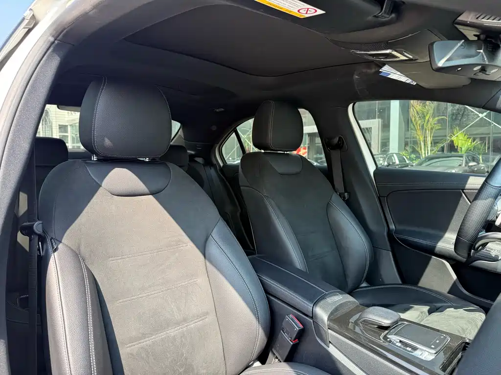 Mercedes-Benz A-Class 2019 — фото 18