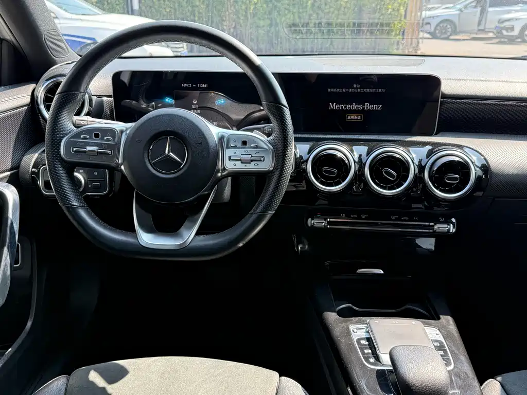 Mercedes-Benz A-Class 2019 — фото 15