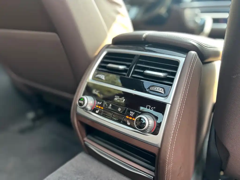 BMW 7 Series 2020 — фото 17