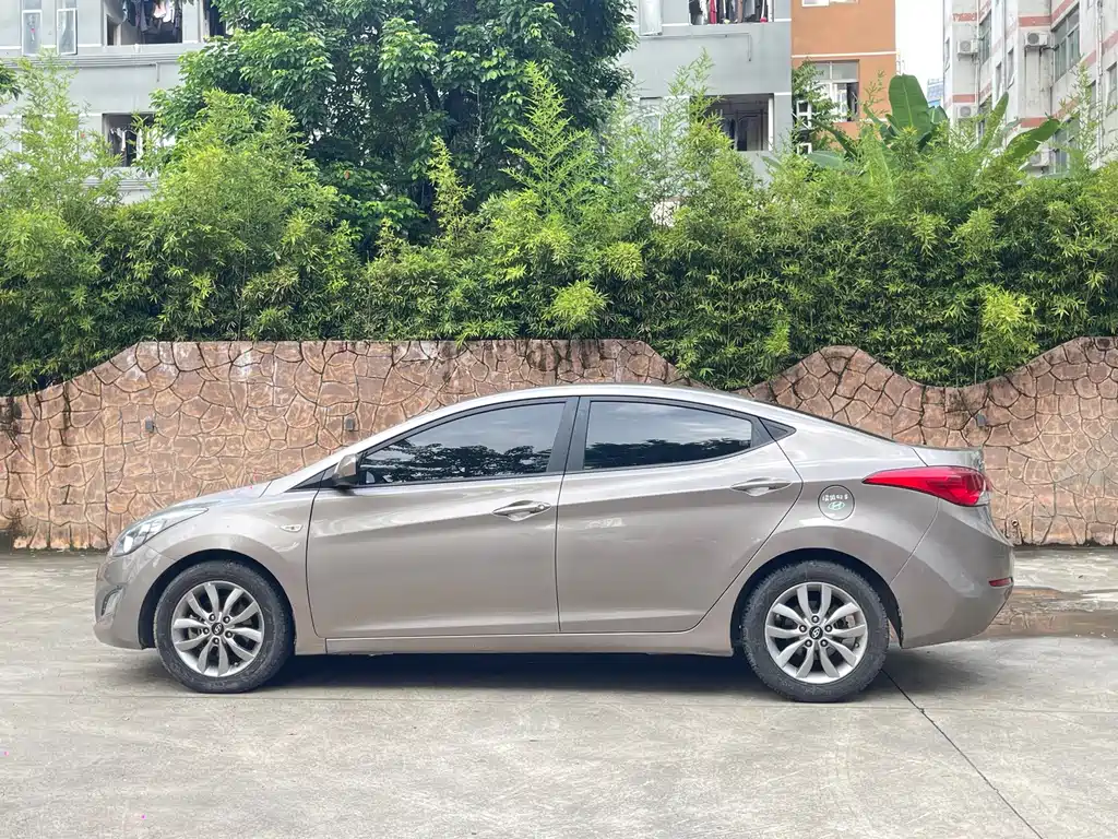 Hyundai Elantra 2016