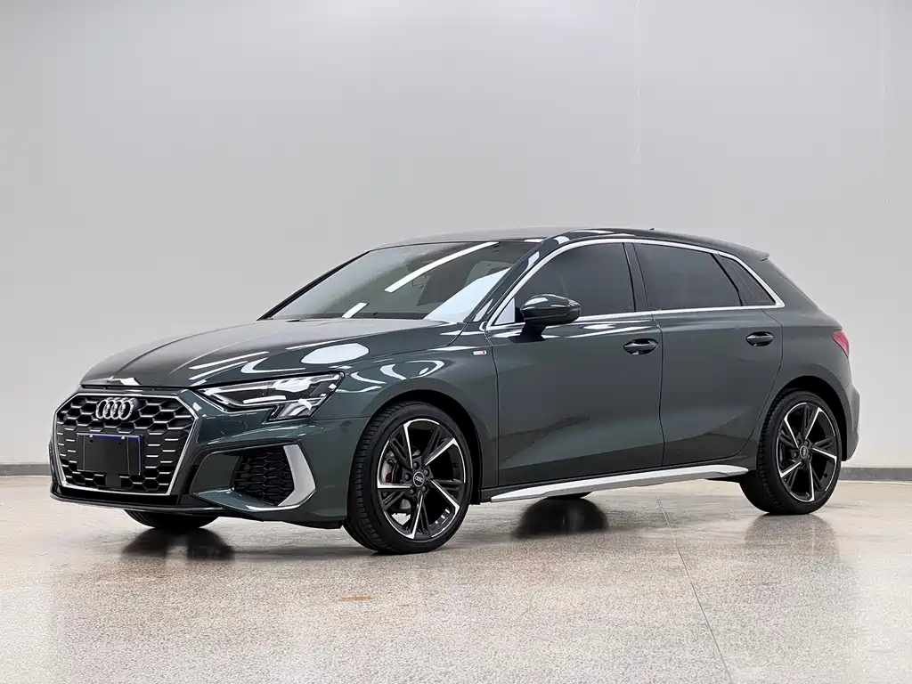 Audi A3 2023 — фото 1