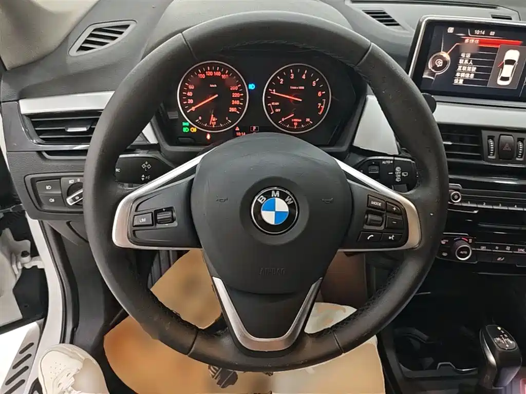 BMW X1 2017 — фото 11