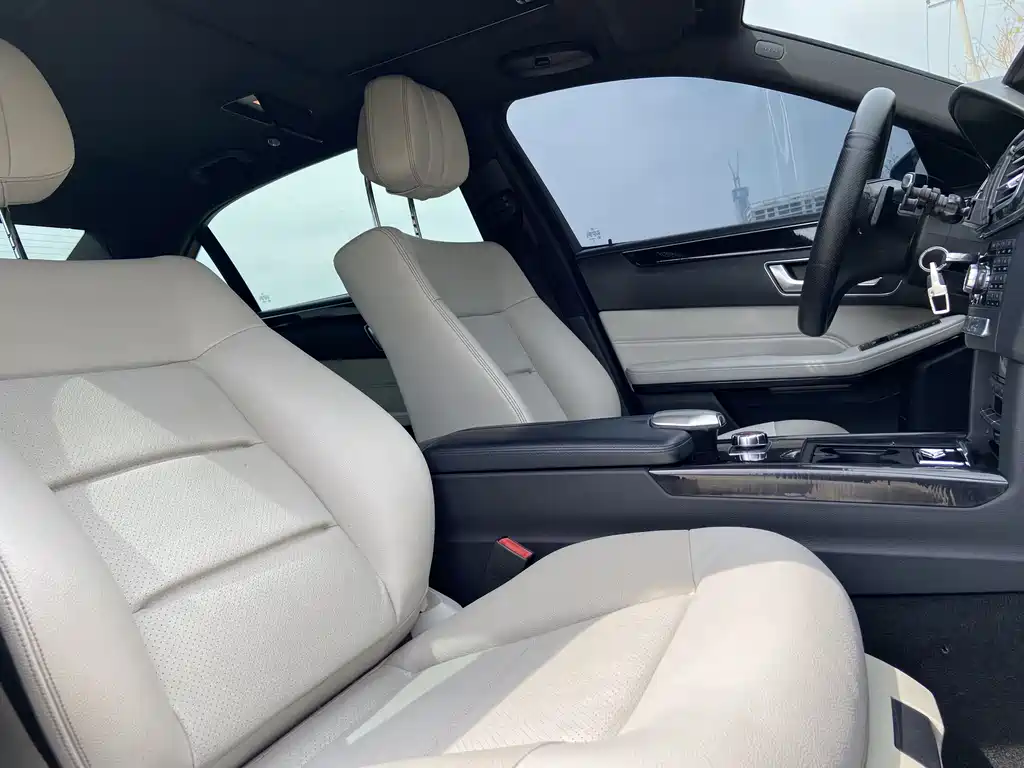 Mercedes-Benz E-Class 2014 — фото 12