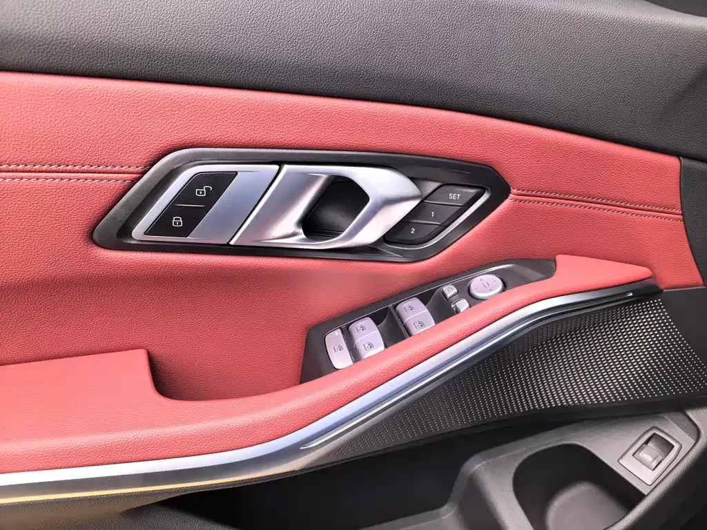 BMW 3 Series 2024 — фото 12