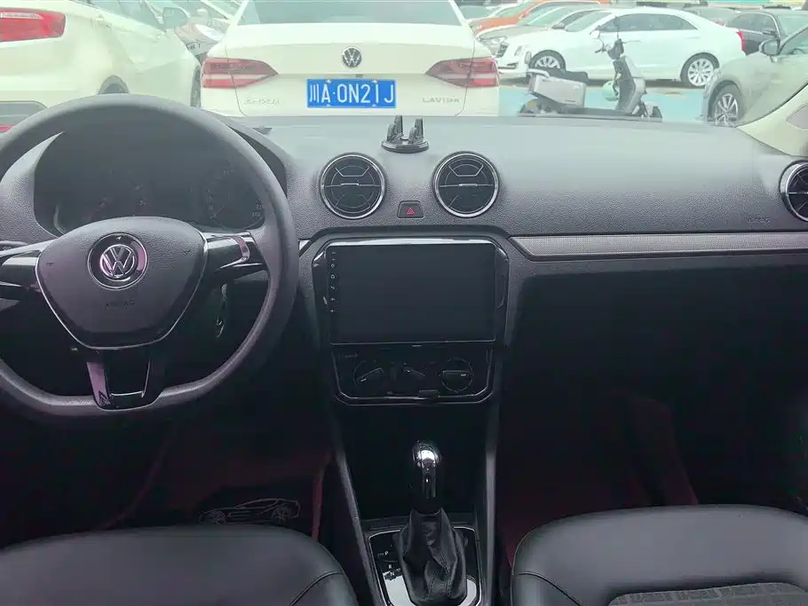 Volkswagen Jetta 2018 — фото 13