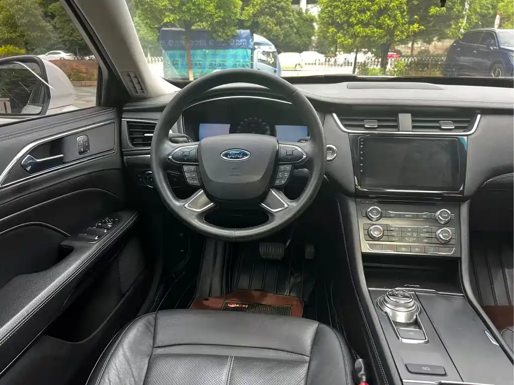 Ford Taurus 2016 — фото 10