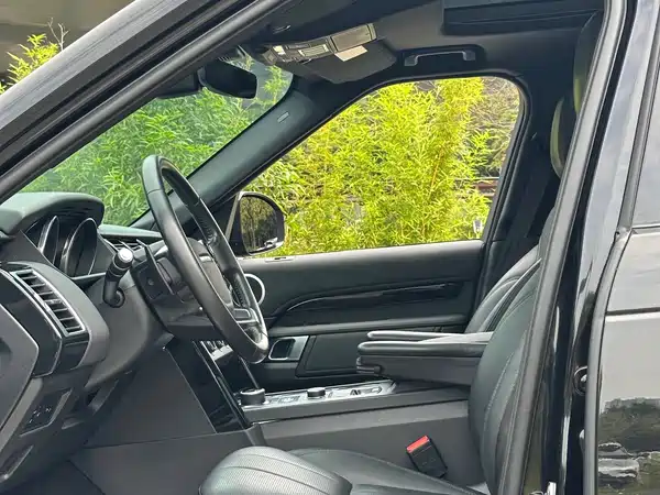 Land Rover Discovery 2019