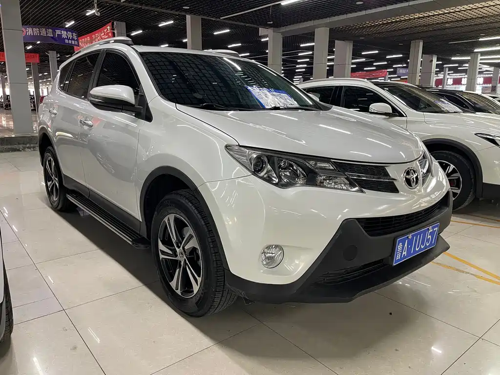 Toyota RAV4 2016 — фото 3