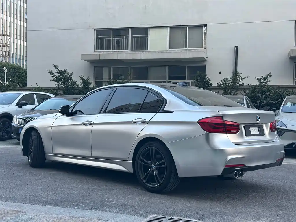 BMW 3 Series 2019 — фото 16