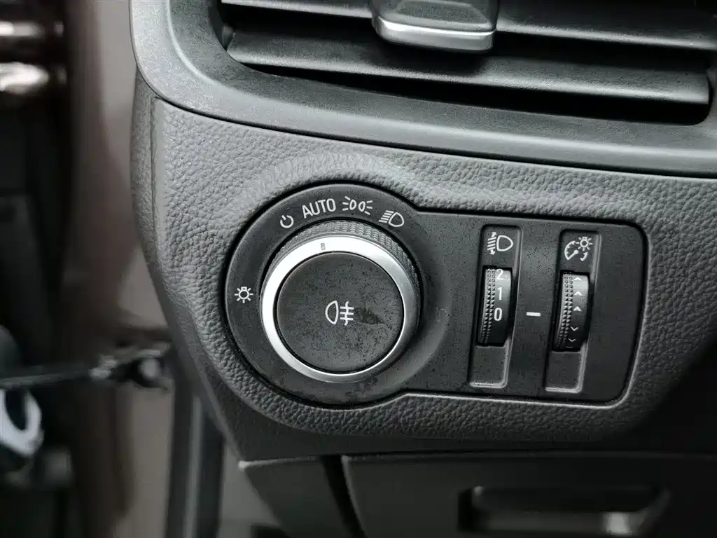 Buick Envision Plus 2021 — фото 21