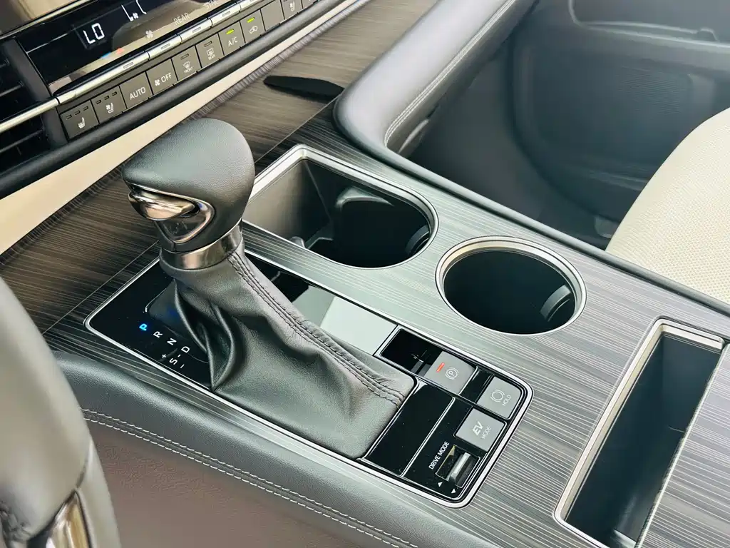 Toyota Sienna 2025 — фото 12