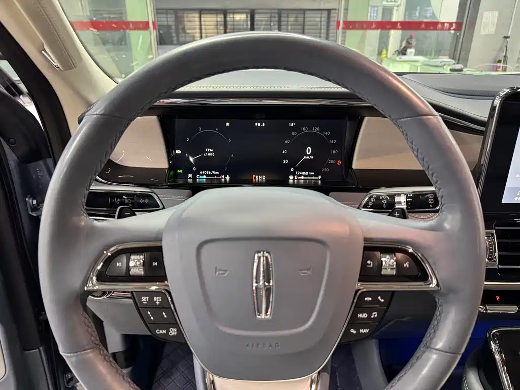 Lincoln Navigator 2022 — фото 10
