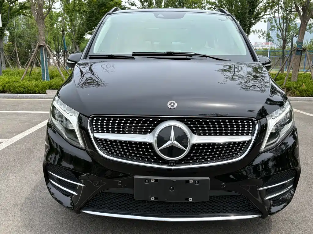 Mercedes-Benz V-Class 2022 — фото 2