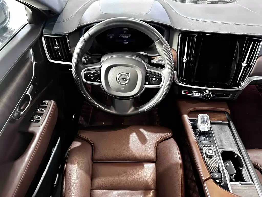 Volvo S90 2022 — фото 13