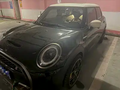MINI MINI 2022