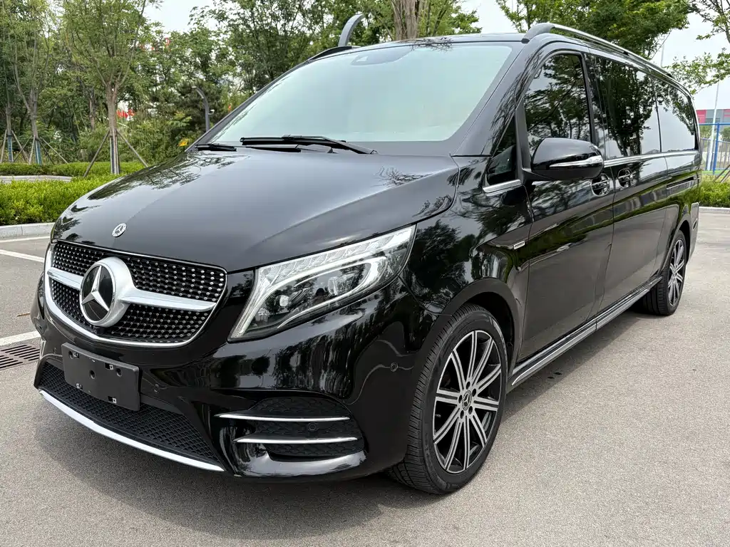 Mercedes-Benz V-Class 2022 — фото 1