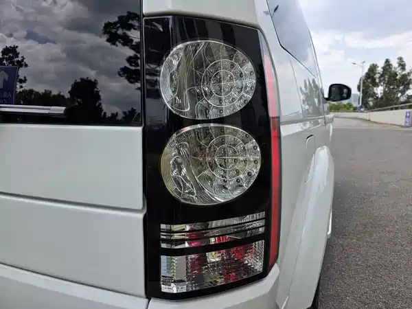 Land Rover Discovery 2016