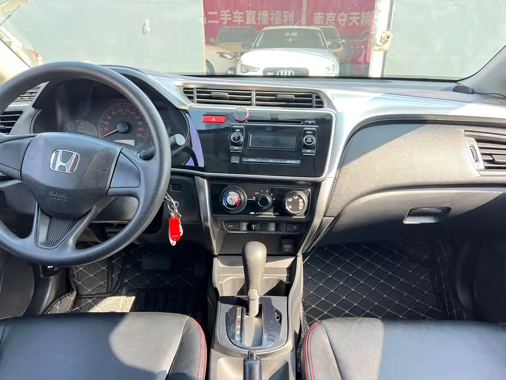 Honda City 2016 — фото 12