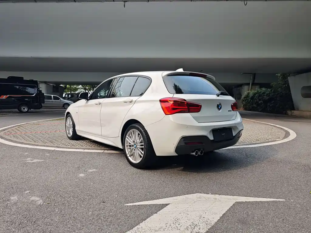 BMW 1 Series 2018 — фото 6