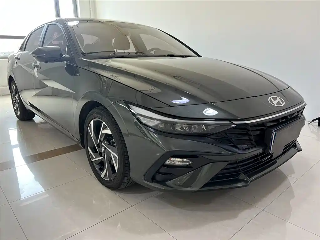 Hyundai Elantra 2023 — фото 3