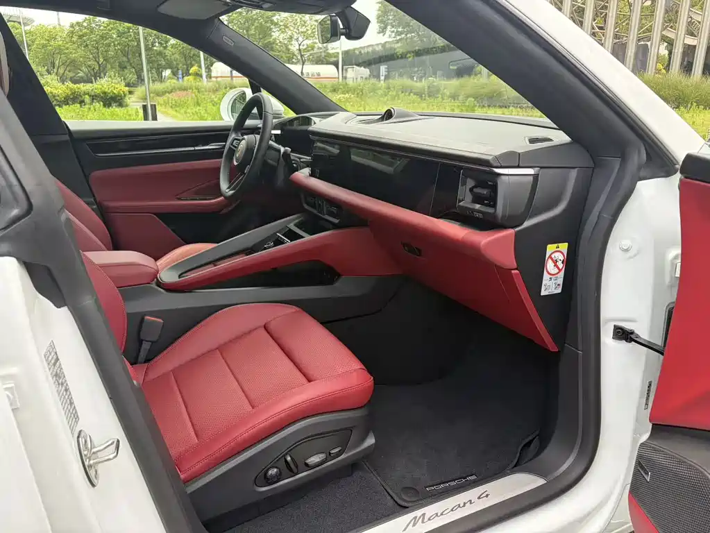 Porsche Macan EV 2025 — фото 10