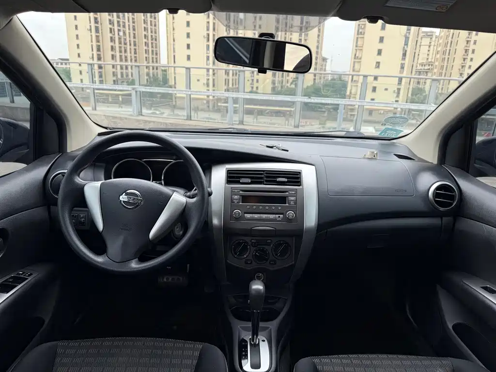 Nissan Livina 2015 — фото 4
