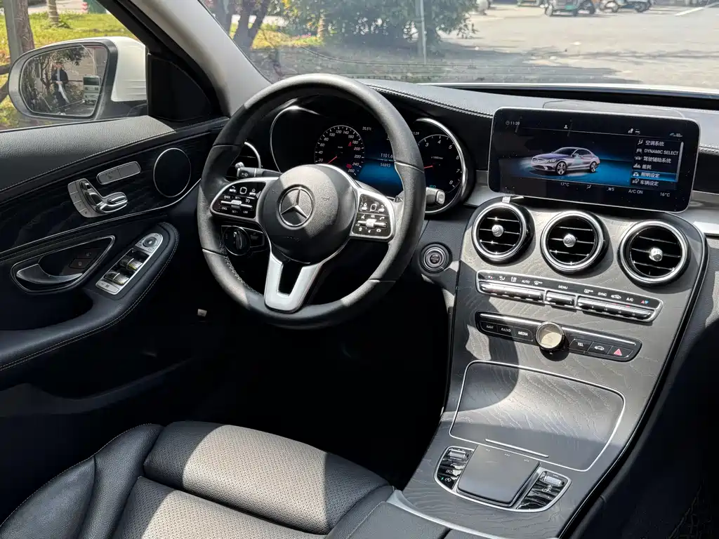 Mercedes-Benz C-Class 2019 — фото 17
