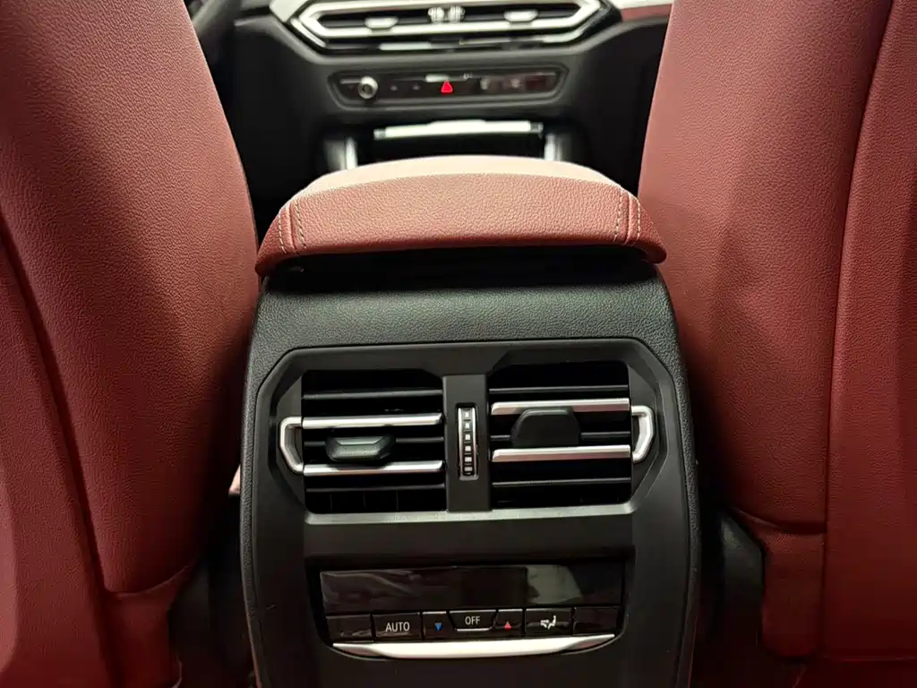 BMW 3 Series 2023 — фото 14