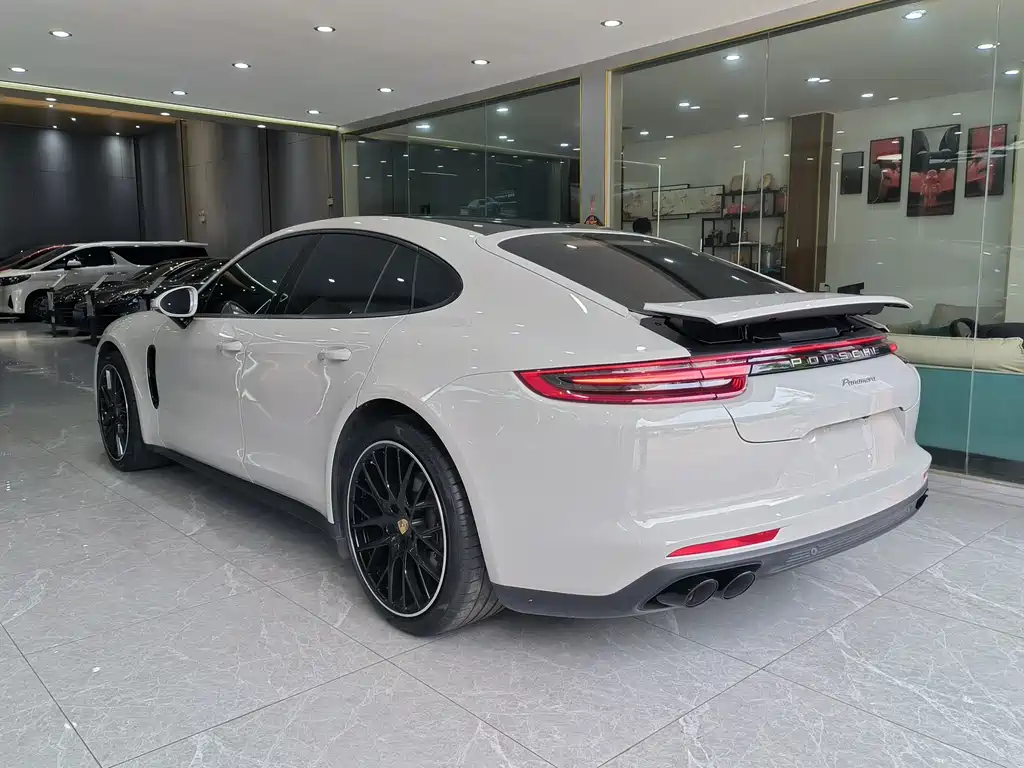 Porsche Panamera 2019 — фото 18