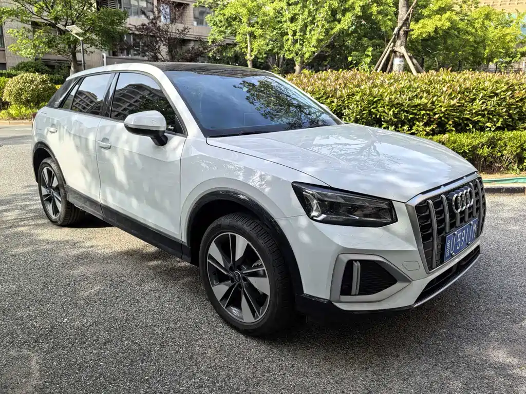 Audi Q2L 2022 — фото 2