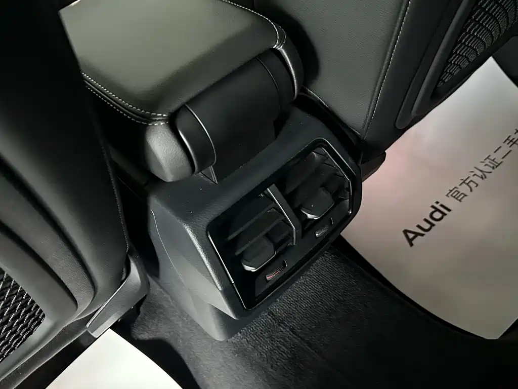 Audi Q3 2021 — фото 10