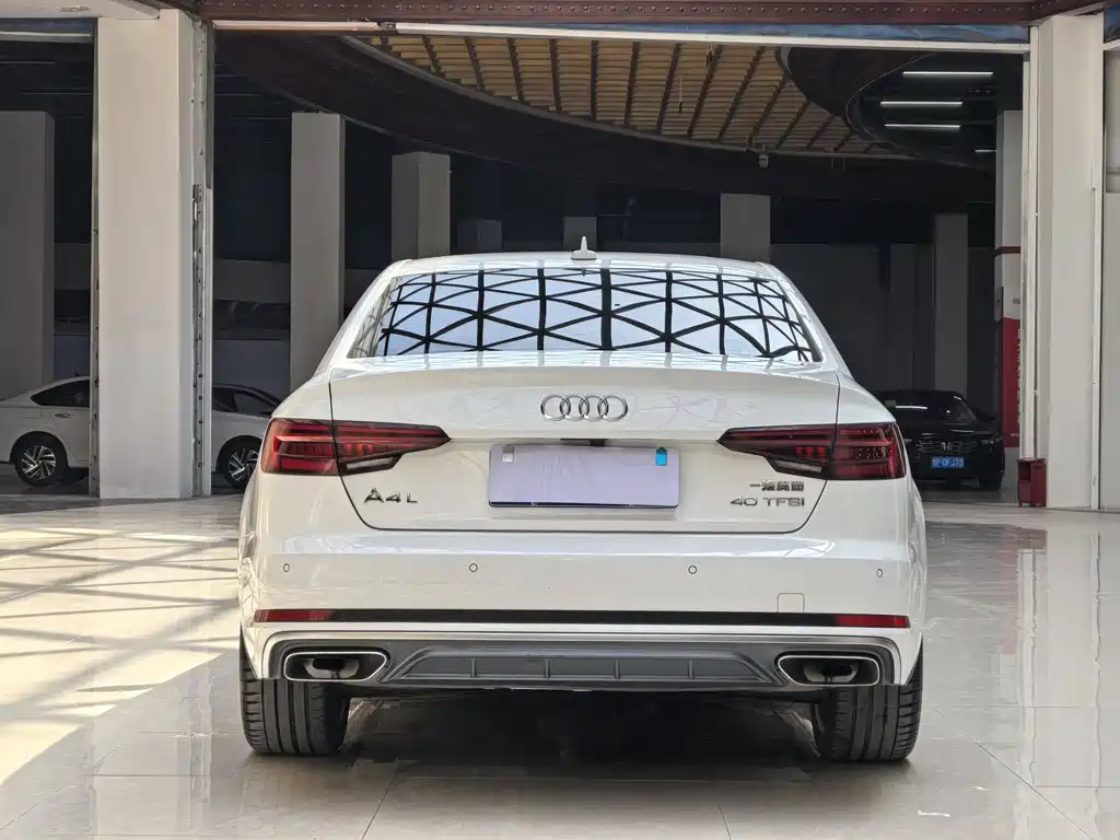 Audi A4L 2019 — фото 15