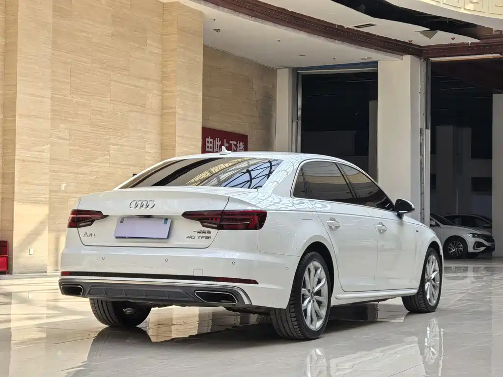 Audi A4L 2019 — фото 16
