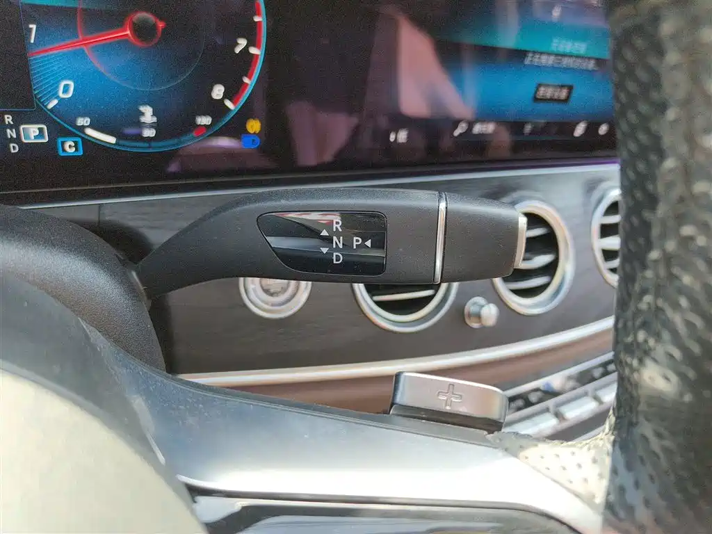 Mercedes-Benz E-Class 2022 — фото 10