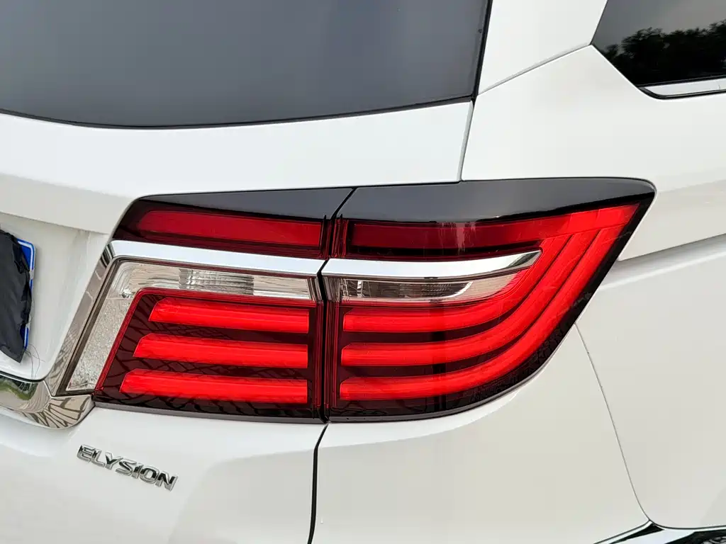 Honda Elysion 2017 — фото 14