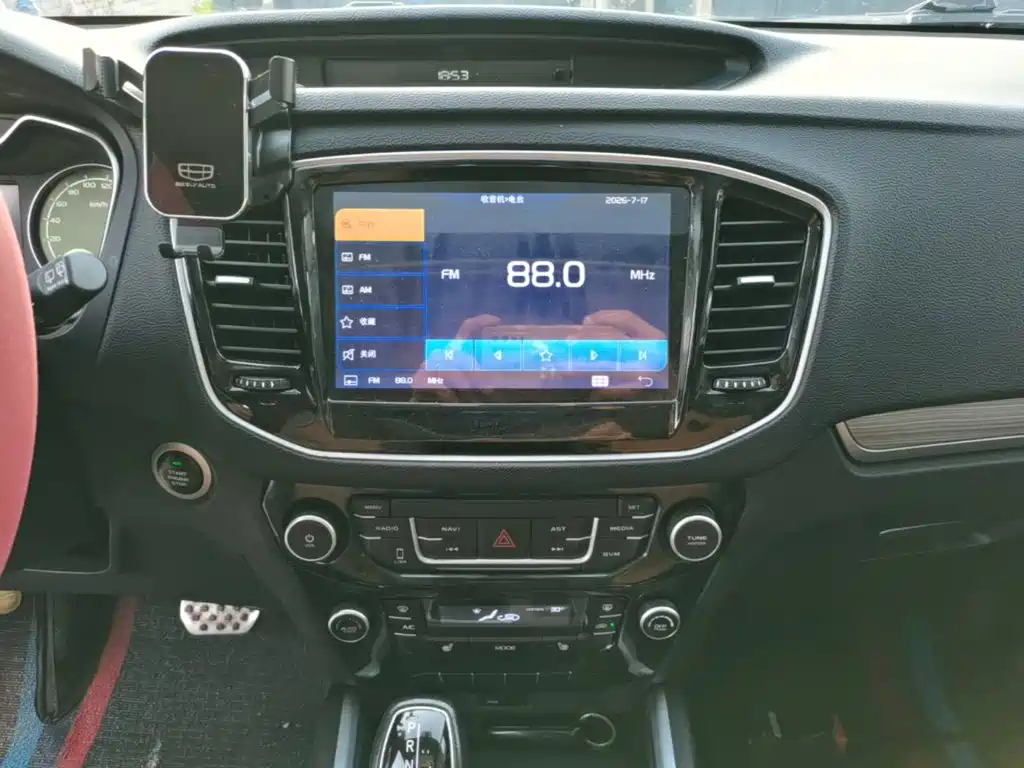 Geely Vision X6 2017 — фото 13
