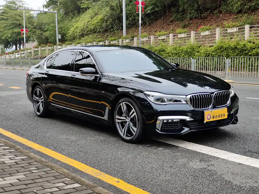 BMW 7 Series 2017 — фото 2