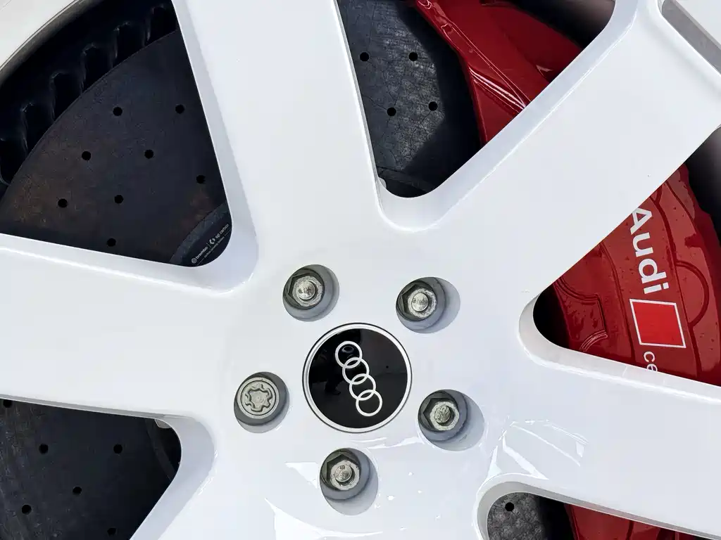 Audi RS 6 2025 — фото 26