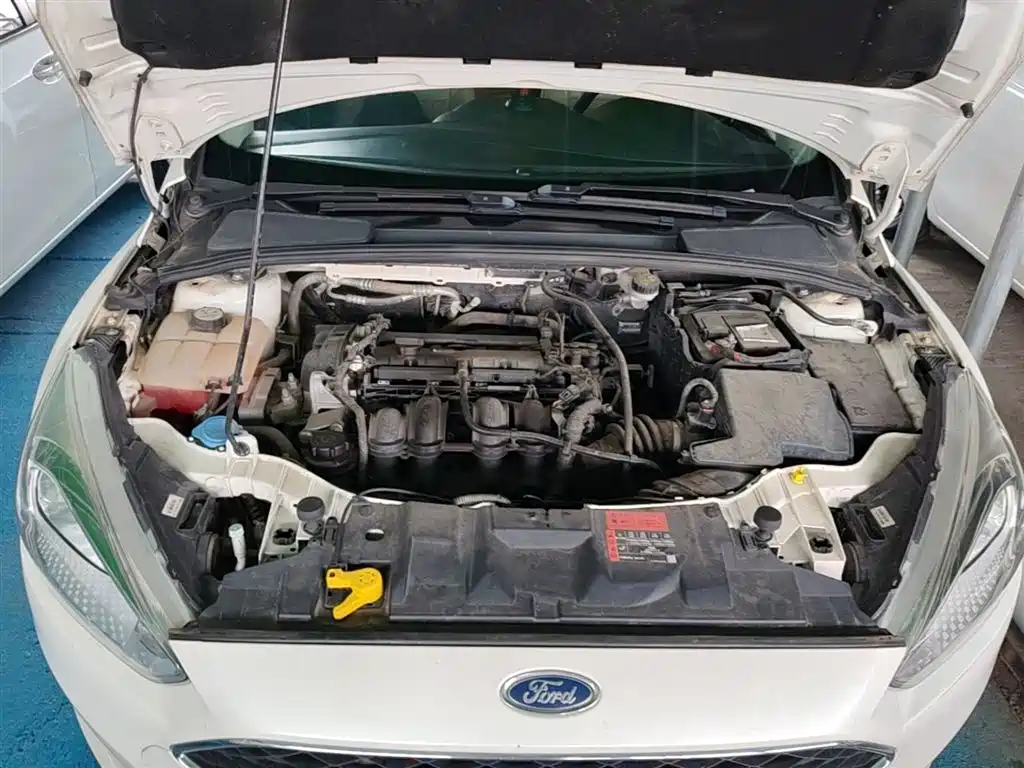 Ford Focus 2015 — фото 20
