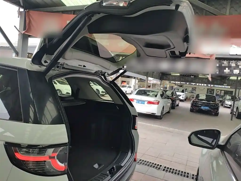 Land Rover Discovery Sport 2016 — фото 19