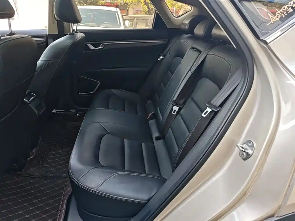 Geely Emgrand GS 2018 — фото 17