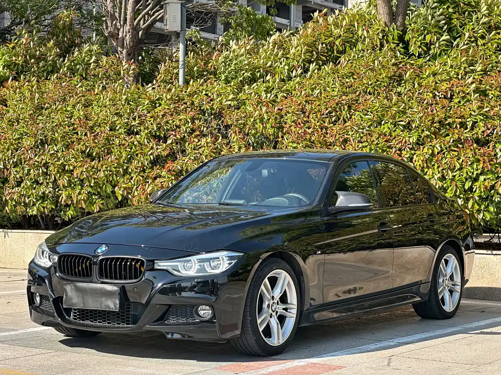 BMW 3 Series 2019 — фото 12