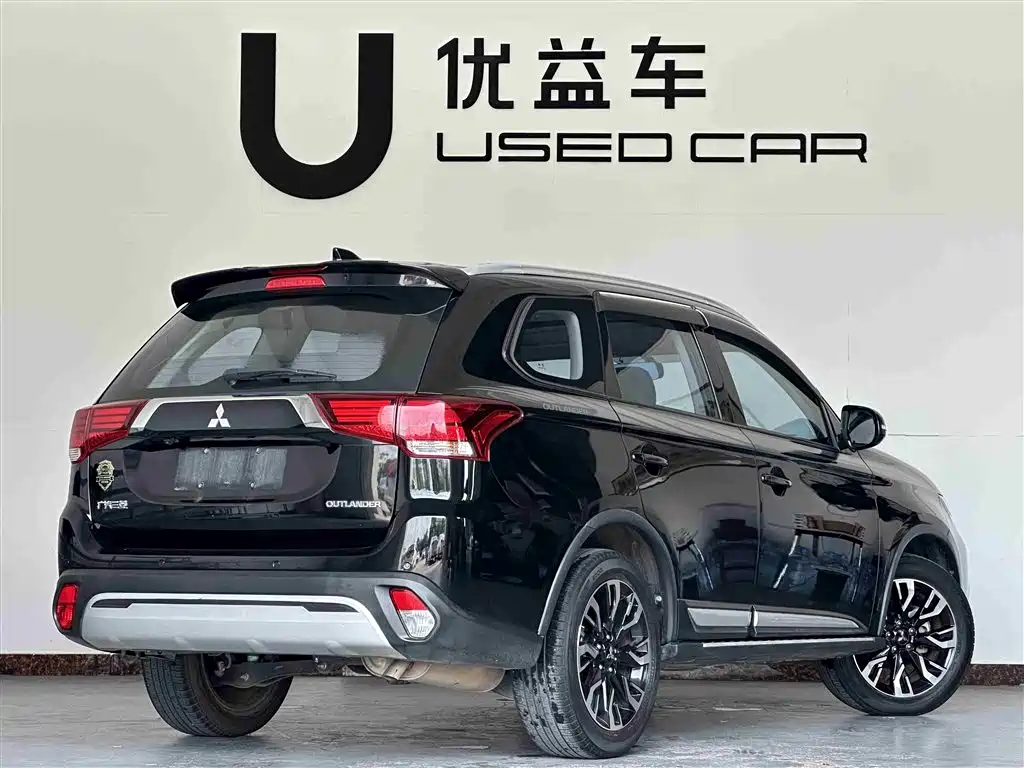 Mitsubishi Outlander 2020 — фото 9