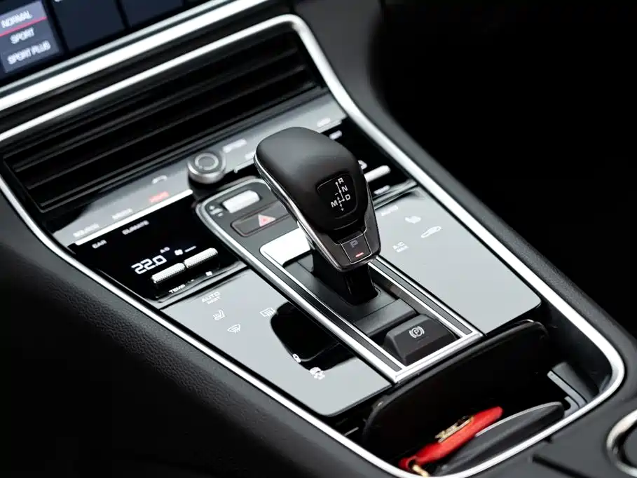Porsche Panamera 2020 — фото 16