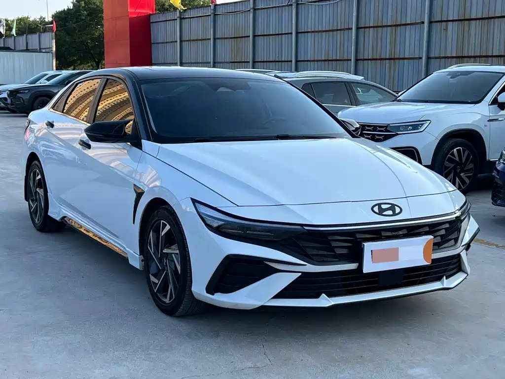 Hyundai Elantra 2023