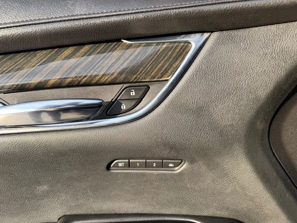 Cadillac XT5 2016 — фото 18