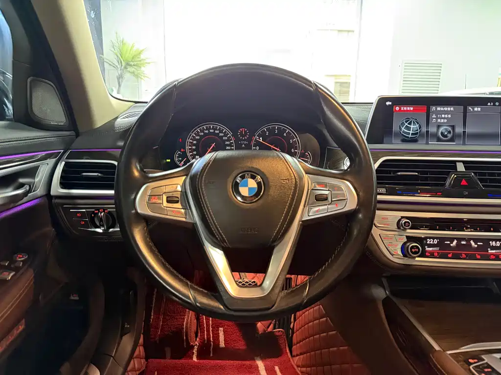 BMW 7 Series 2016 — фото 8